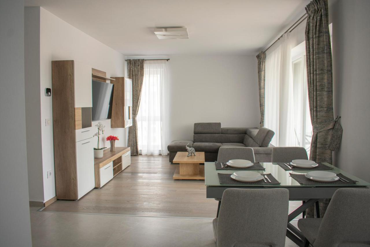 Tampa View Kasper Apartment Брашов Екстериор снимка