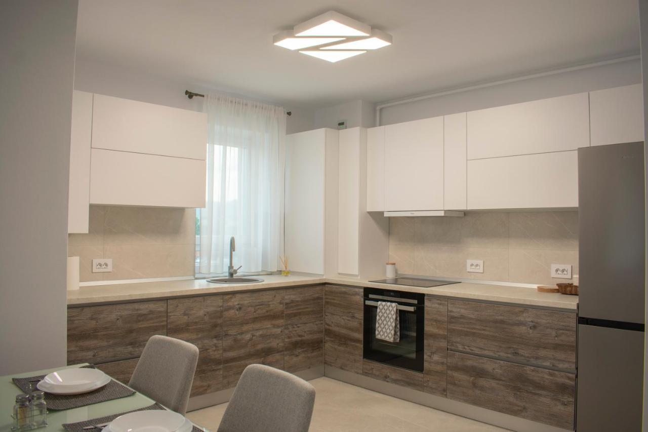Tampa View Kasper Apartment Брашов Екстериор снимка